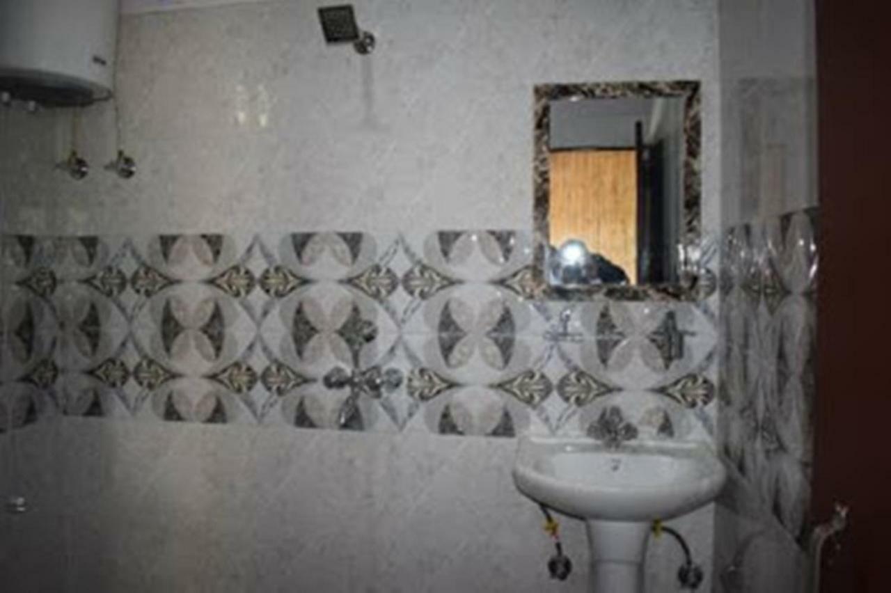 Raas Hotel Массури Экстерьер фото